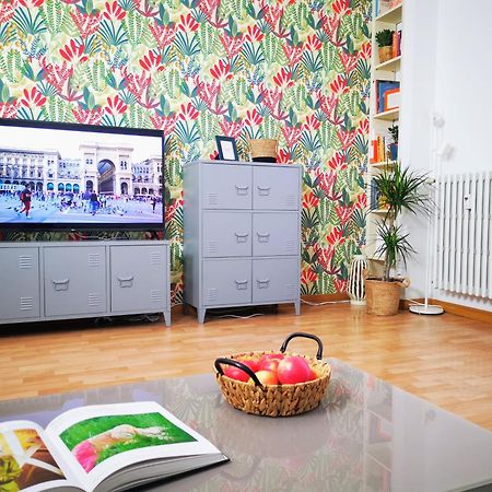 Spacious Apartment 50 Meters From The Metro Mailand Exterior foto