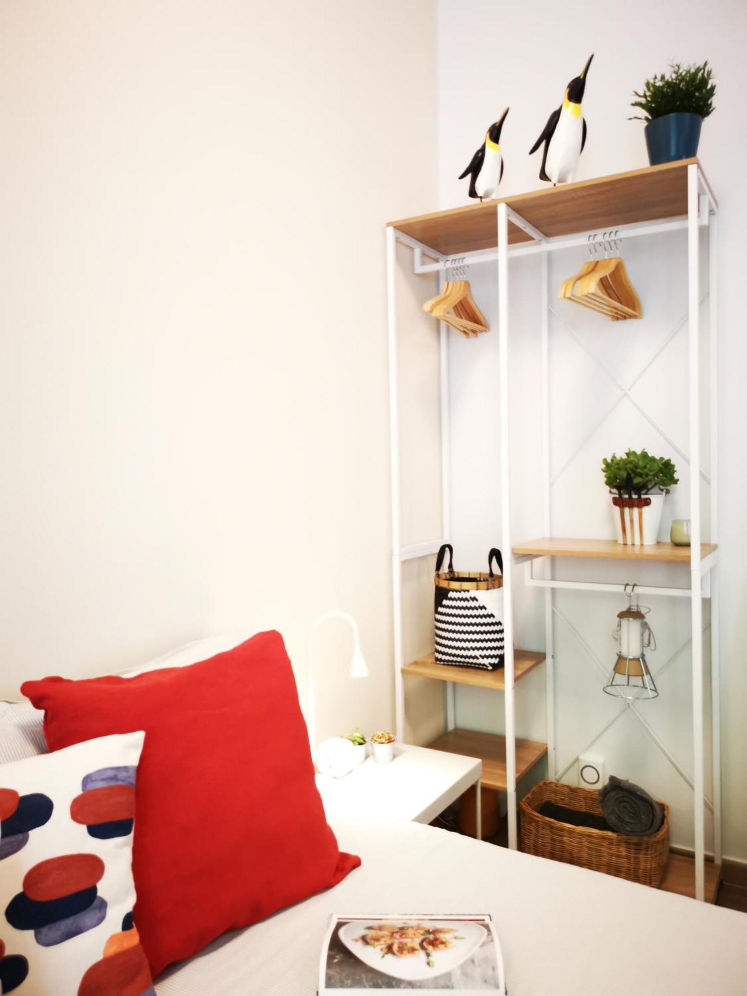Spacious Apartment 50 Meters From The Metro Mailand Zimmer foto